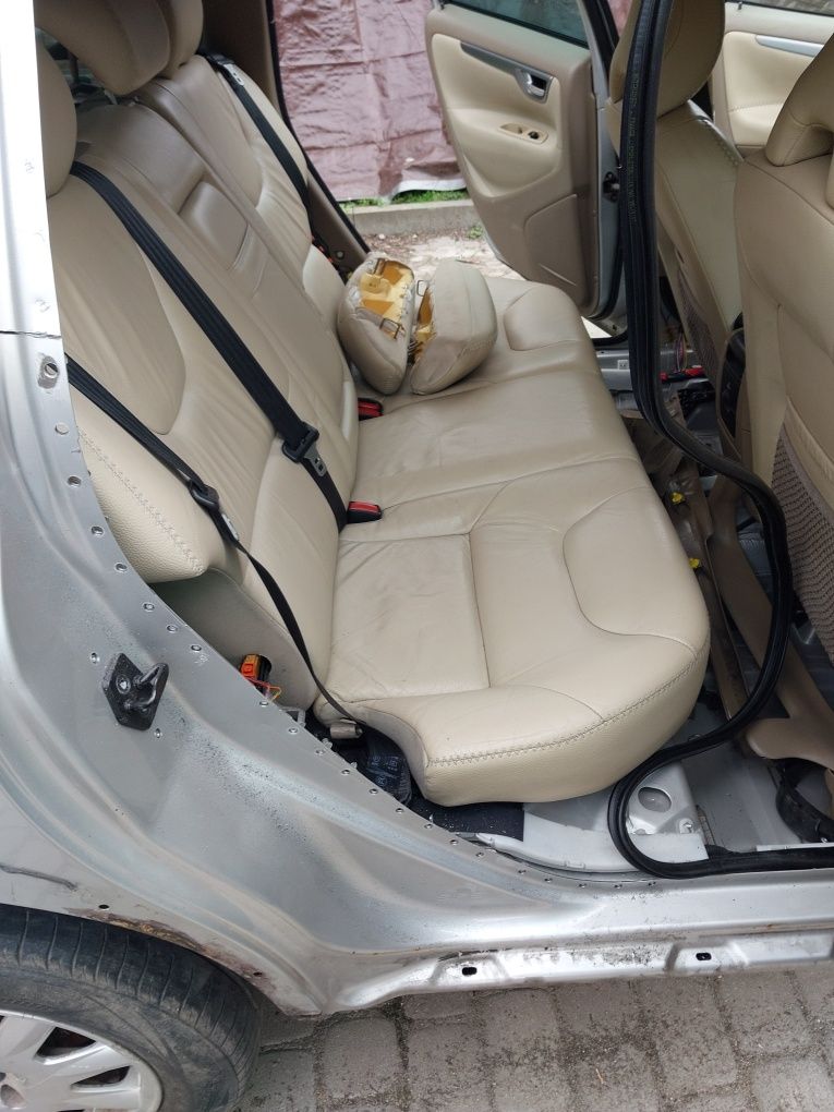 Komplet Foteli do V70 II  XC70 I lift 05-07 kolor beżowy