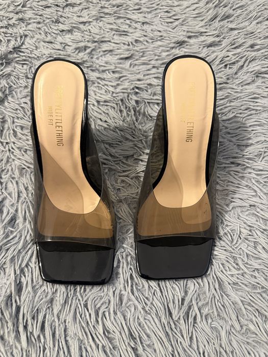 Босоніжки шльопанці prettylittlething