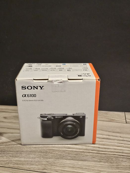 Sony A6100 + 2 obiektywy + akcesoria