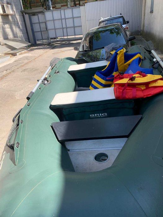 Моторний човен "Brig В-350", двигун "Tohatsu 9.8", причіп для судна.