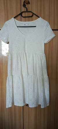 Biała ażurowa sukienka Sinsay 34