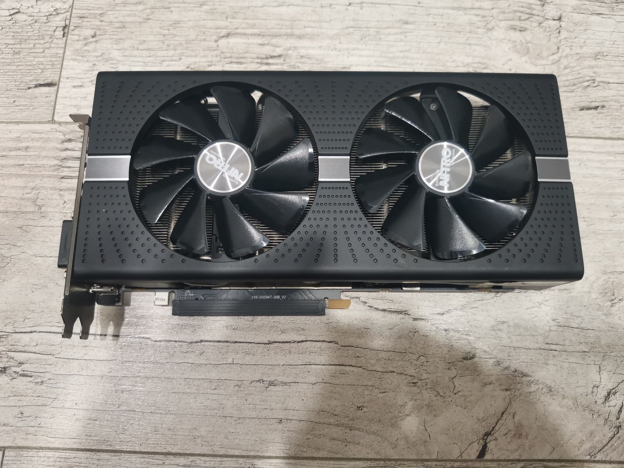 Продам полностью рабочую видеокарту  RX 580 на 4 G