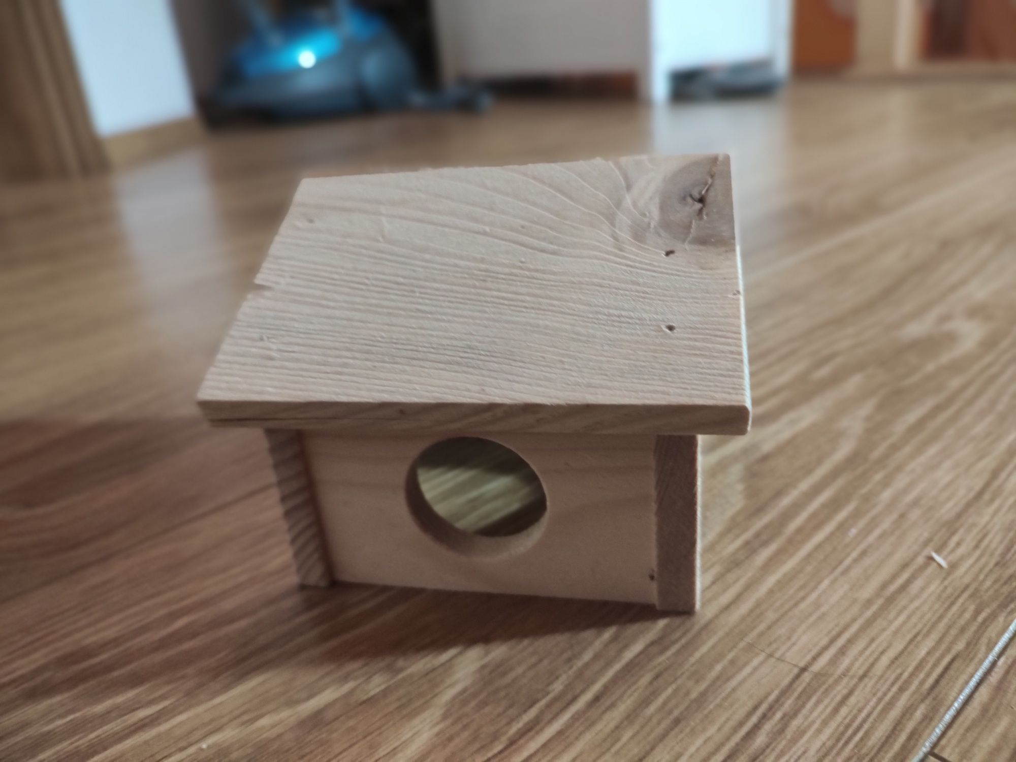 Drewniany domek dla gryzoni