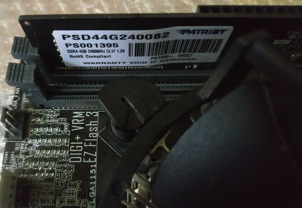 Комплект Материнська плата Asus H110M-CS+пам'ять 4гб+процесор