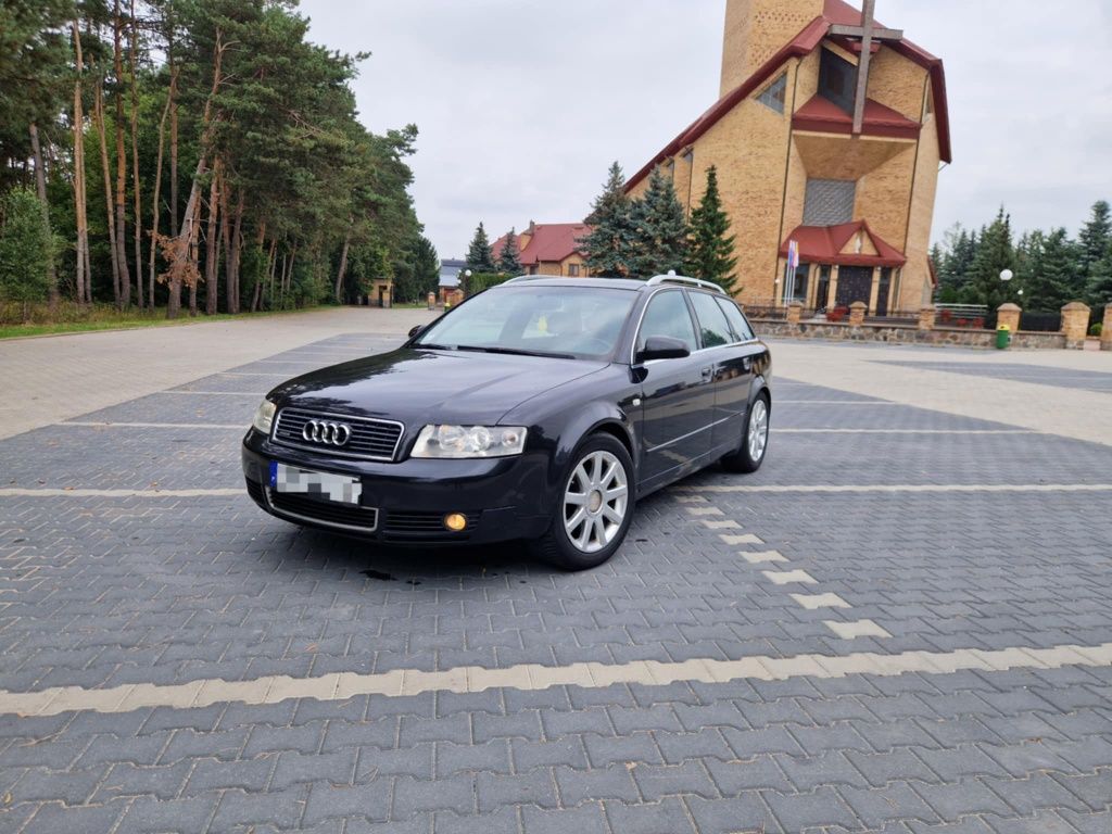 Witam sprzedam AUDI A4 B6 S-line 1.9TDI AVF bardzo zadbana z 2004r