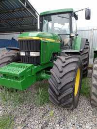 Трактор John Deere 7700