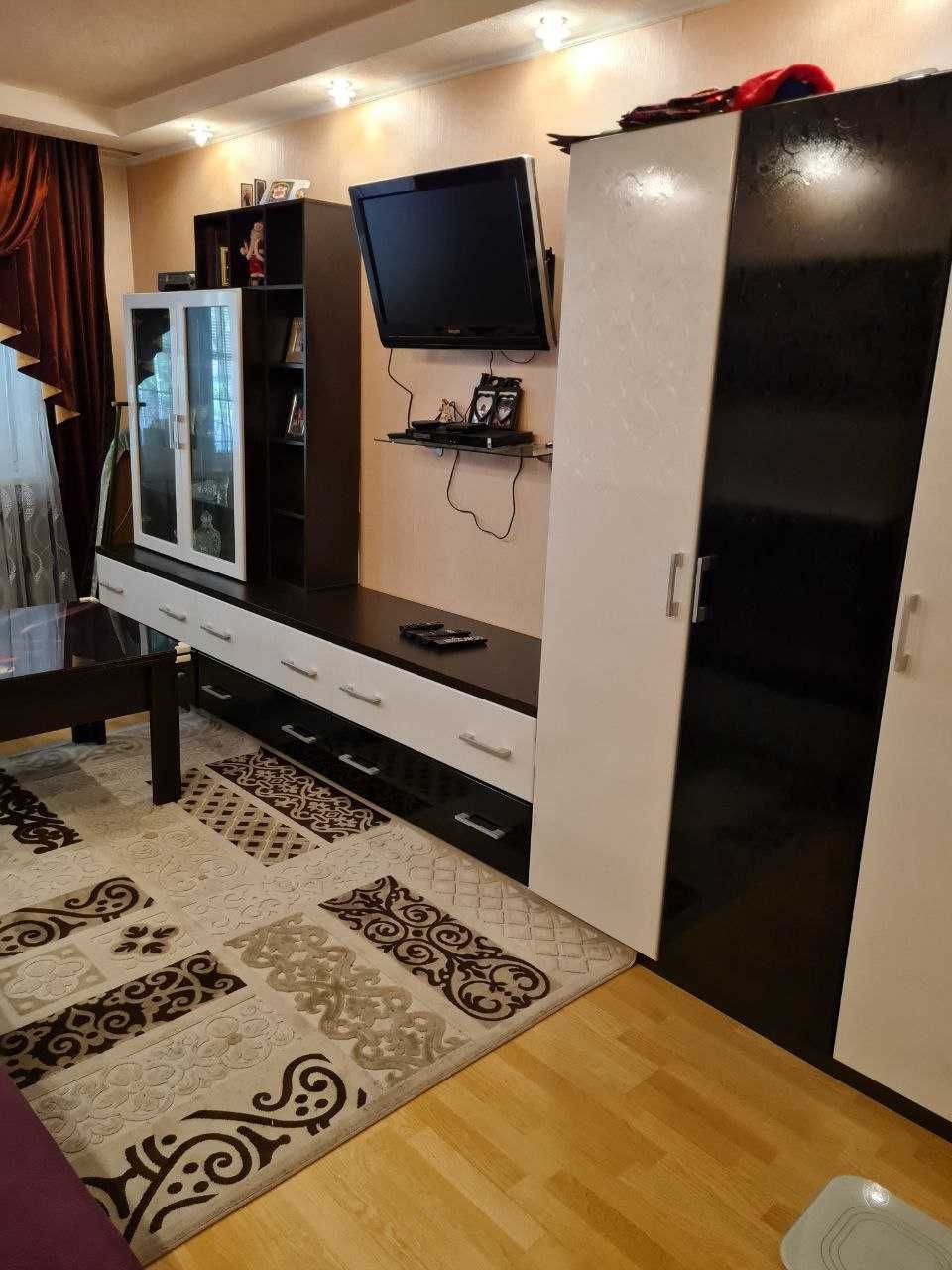 Продам 3 кімн. квартиру р-н кафе "Мерлін". Ремонт. 52000
