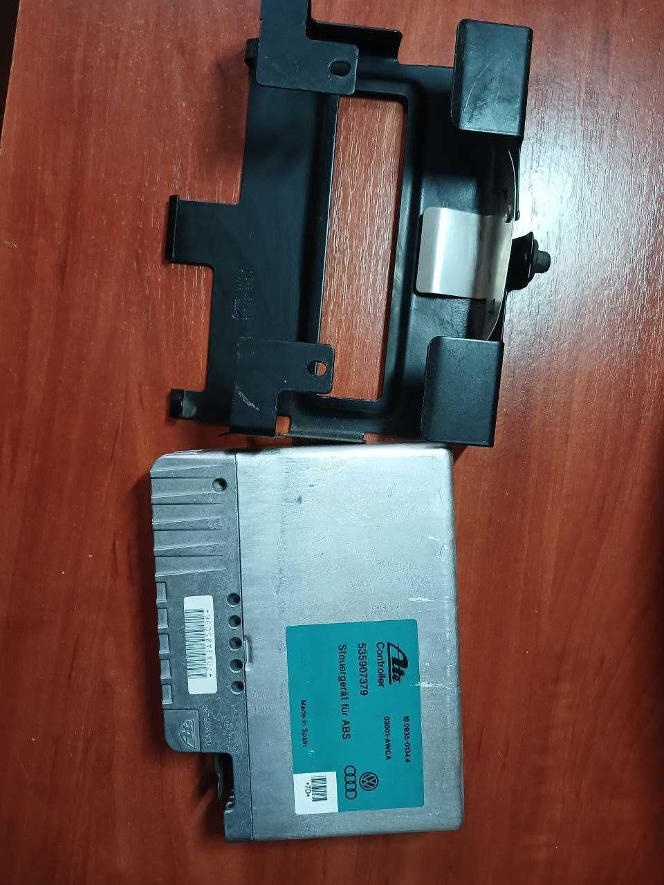 Блок управління ABS 535 907 379 (Volkswagen/ Audi / Seat)