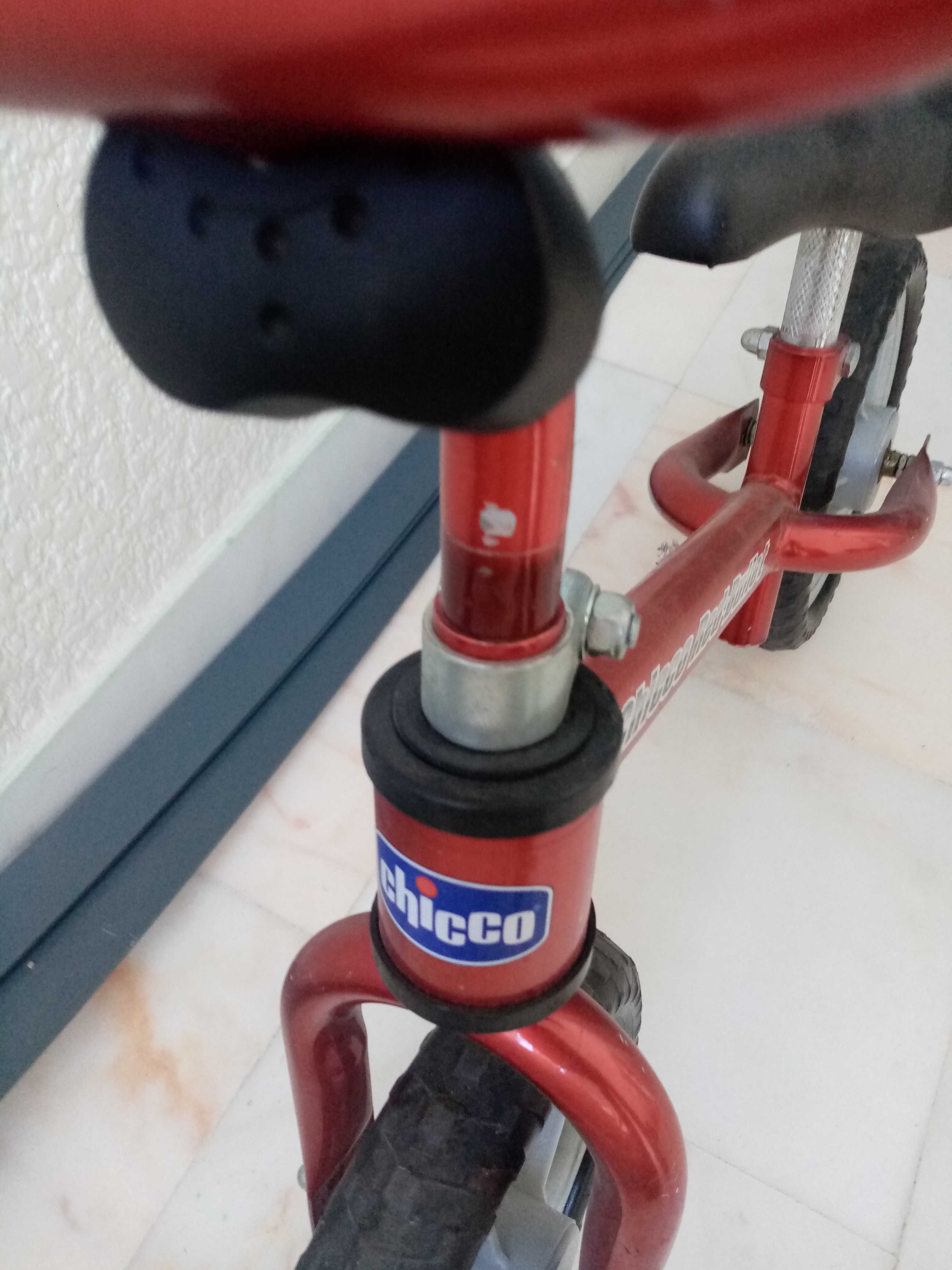 Vende-se bicicleta sem pedais Chicco Red-Bullet