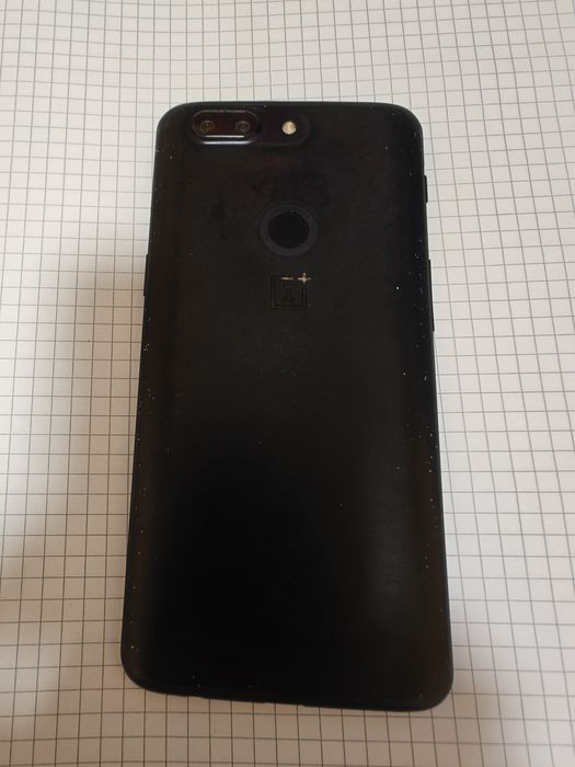 OnePlus 5T Б/у телефон.