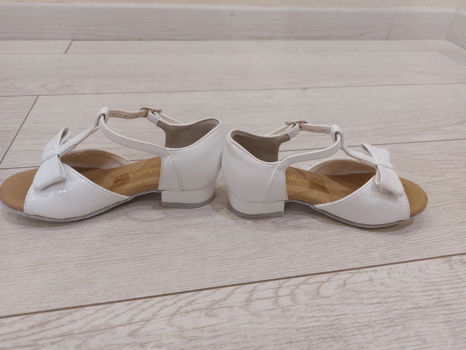 Дитячі туфлі для танців