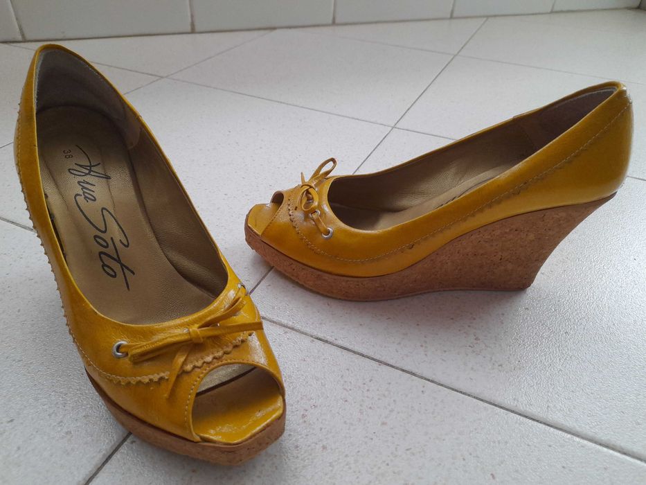 Lote de 9 pares de sapatos/sandalias/cunhas - tamanho 38/39
