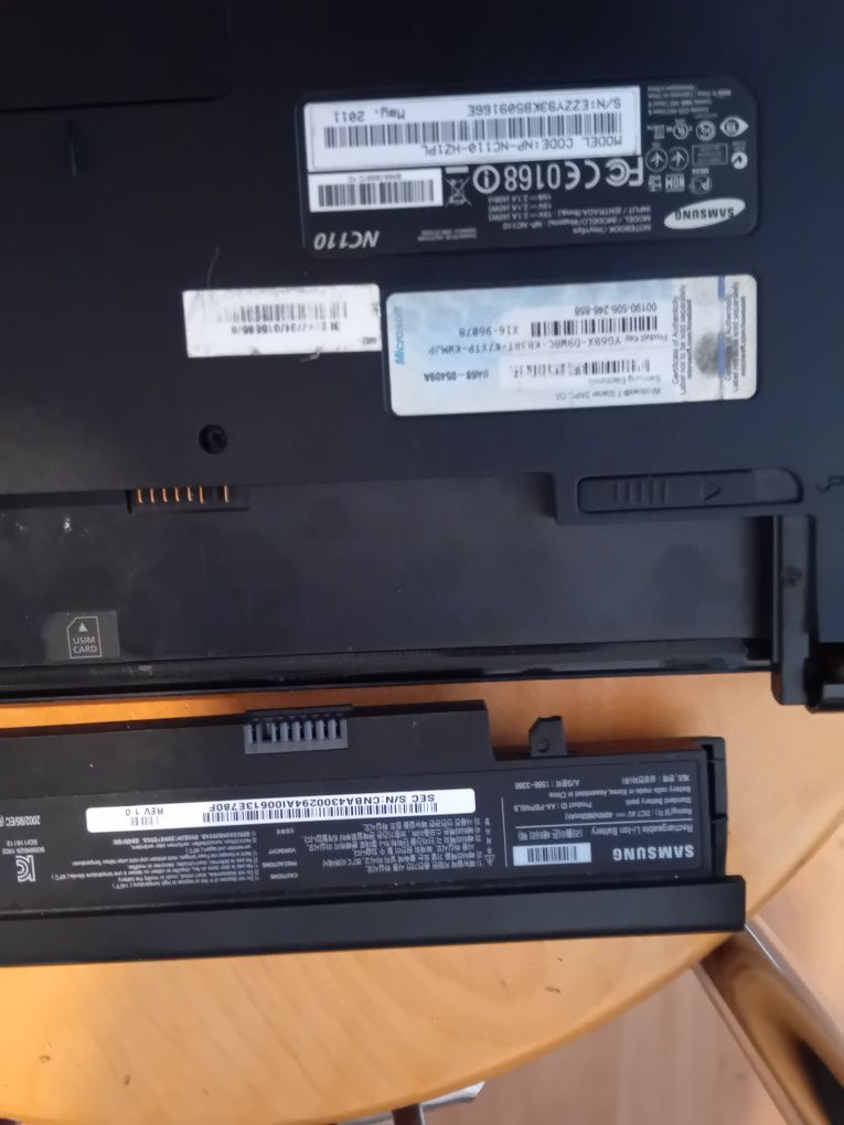 Netbook Samsung NC 110- wysłużony ,3 uszkodzone  Tablety + mały bonus