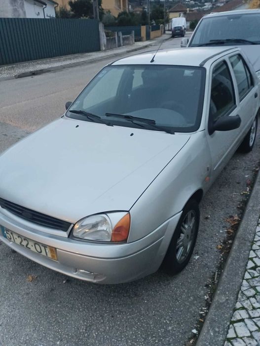 Ford Fiesta 1.25 DE 2001 – 175.000 KM – Radiador a Substituir
