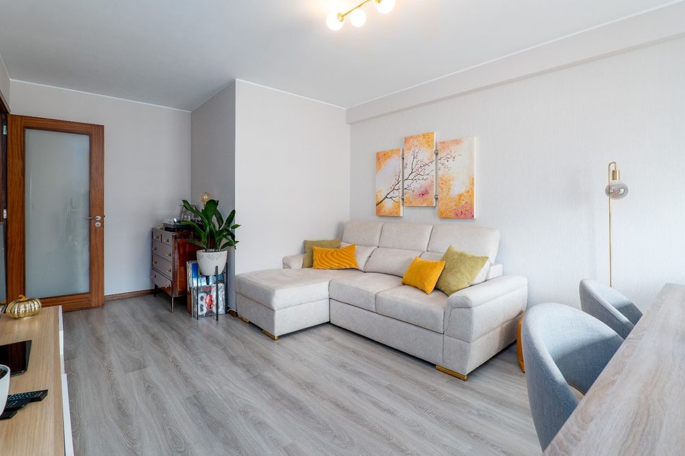 Sofá bege chaise long como novo