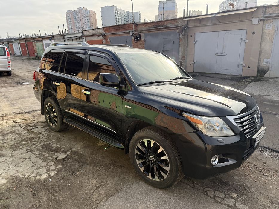 Lexus LX570 2008 года