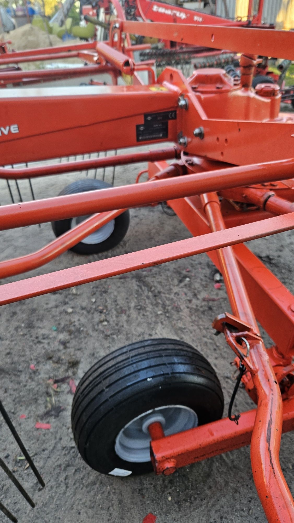 Zgrabiarka Kuhn Ga 4121 GM rezerwacja