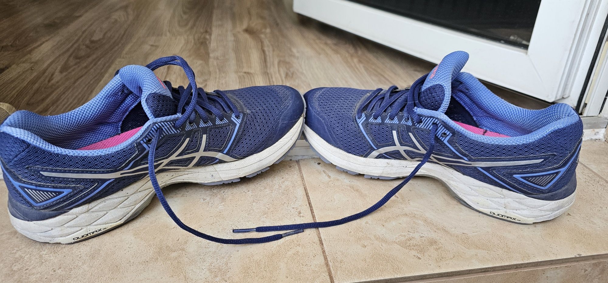 ASICS GEL- PHOENIX 8 rozmiar 40,5 wkładka 25,8cm stan bardzo dobry