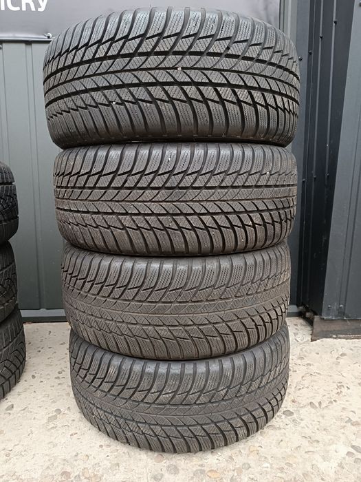 Зимові шини 225/50/17 Bridgestone Blizzak LM001