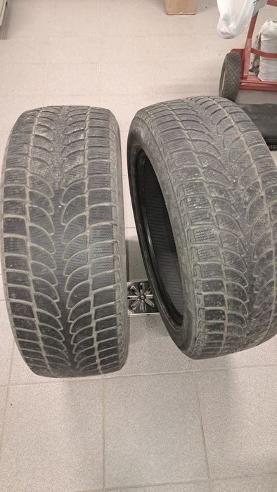 2 szt opon zimowych Bridgestone  Blizzak  lm 80. 235/55/19  105V