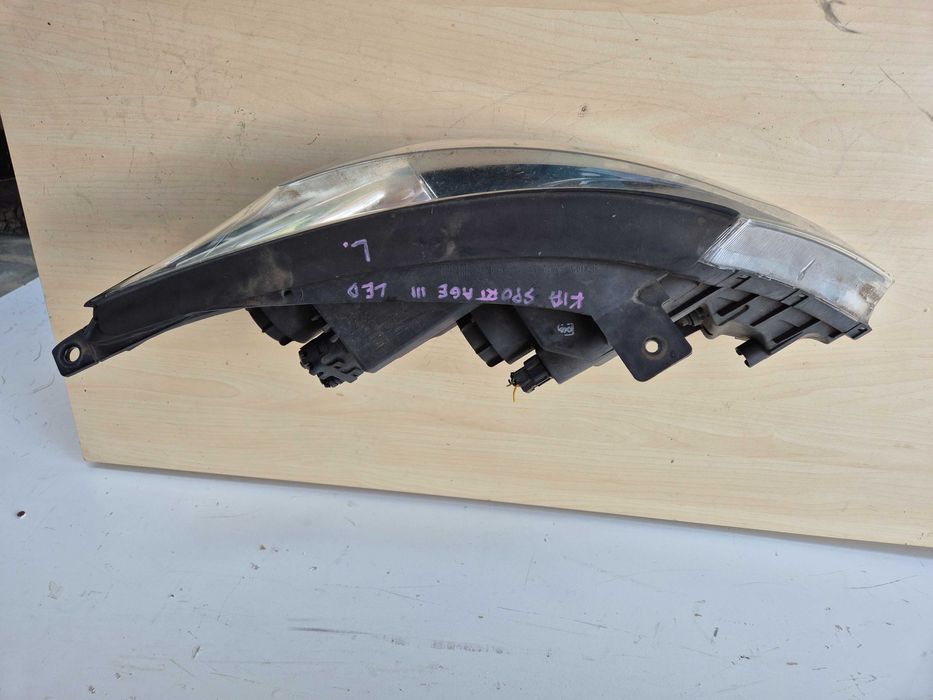 Kia Sportage III lift lampa przednia lewa przód led.