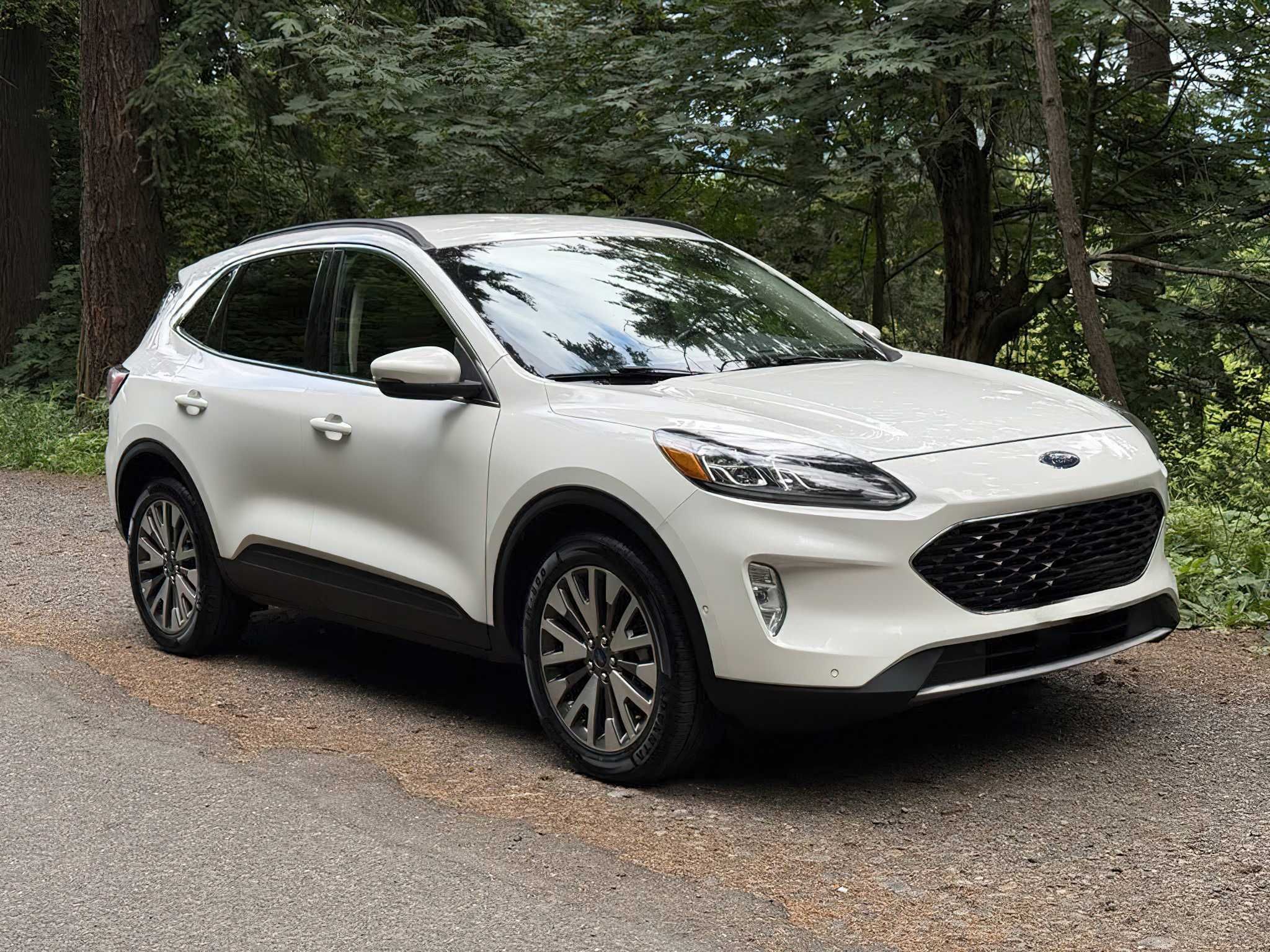 Ford  Escape Titanium      2020