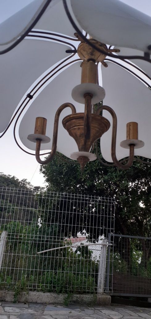 Candeeiro acrílico com 3 lâmpadas