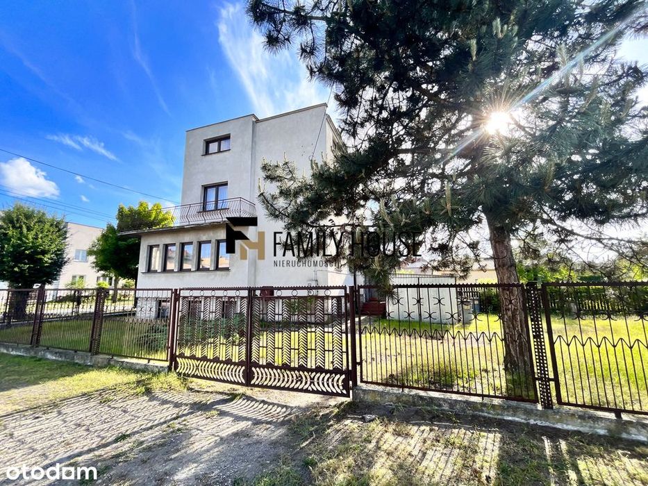 Dom piętrowy z poddaszem ul. 1 Maja