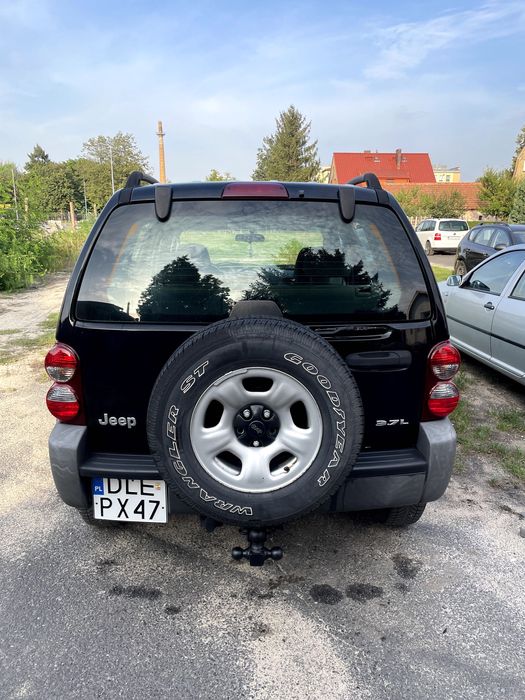 Jeep Liberty Sport 3.7 B+G naped tyl