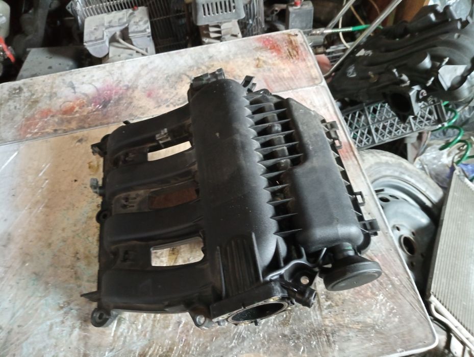 Впускний колектор Renault Megane II Scenic 2 2.0 бензин 8200144194