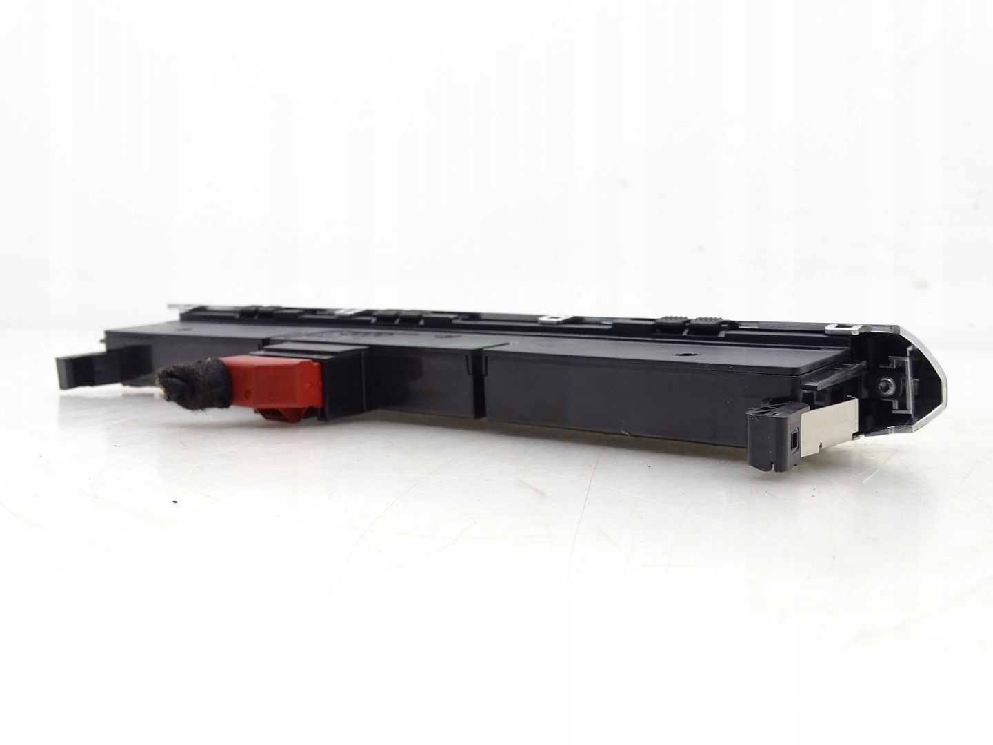 PANEL PRZEŁĄCZNIK ŚWIATEŁ AWARYJNYCH AUTO OFF AUDI A3 8V 8V0925301AR