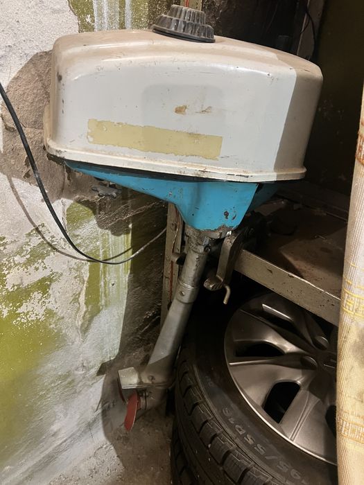 Човен «Романтика» з мотором