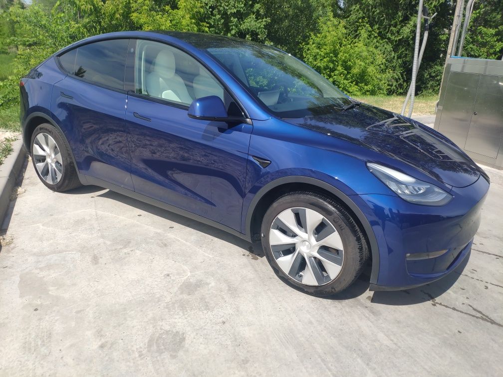 Tesla Model Y 2021