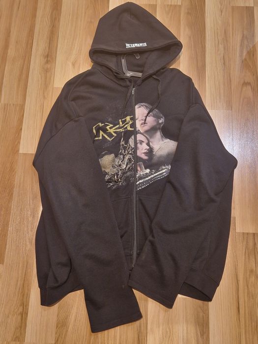 Vetements Titanic split zip up