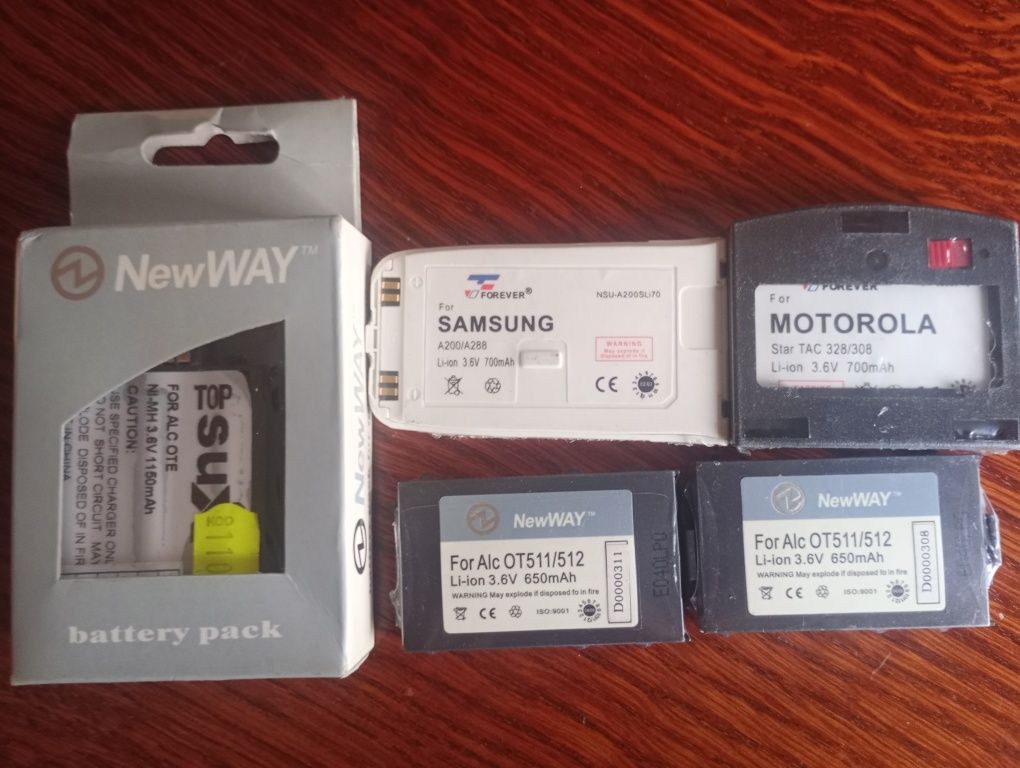 Baterie, kable USB, etui do telefonów klawiszowych Nokia Alcatel Sony