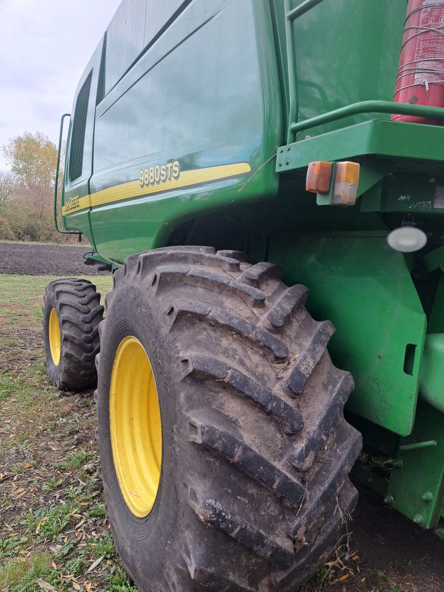 Комбайн John Deere  S690