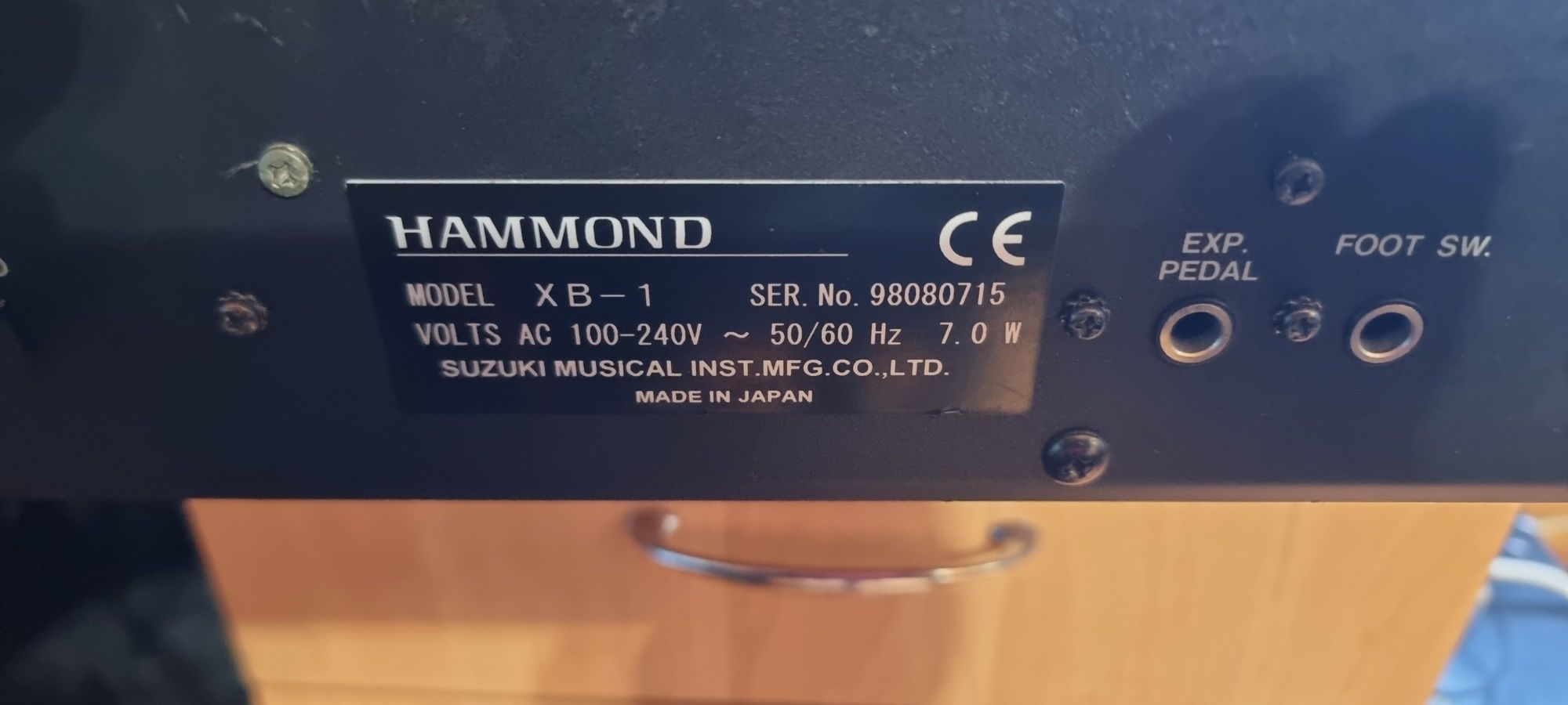 Орган  Hammond XB-1