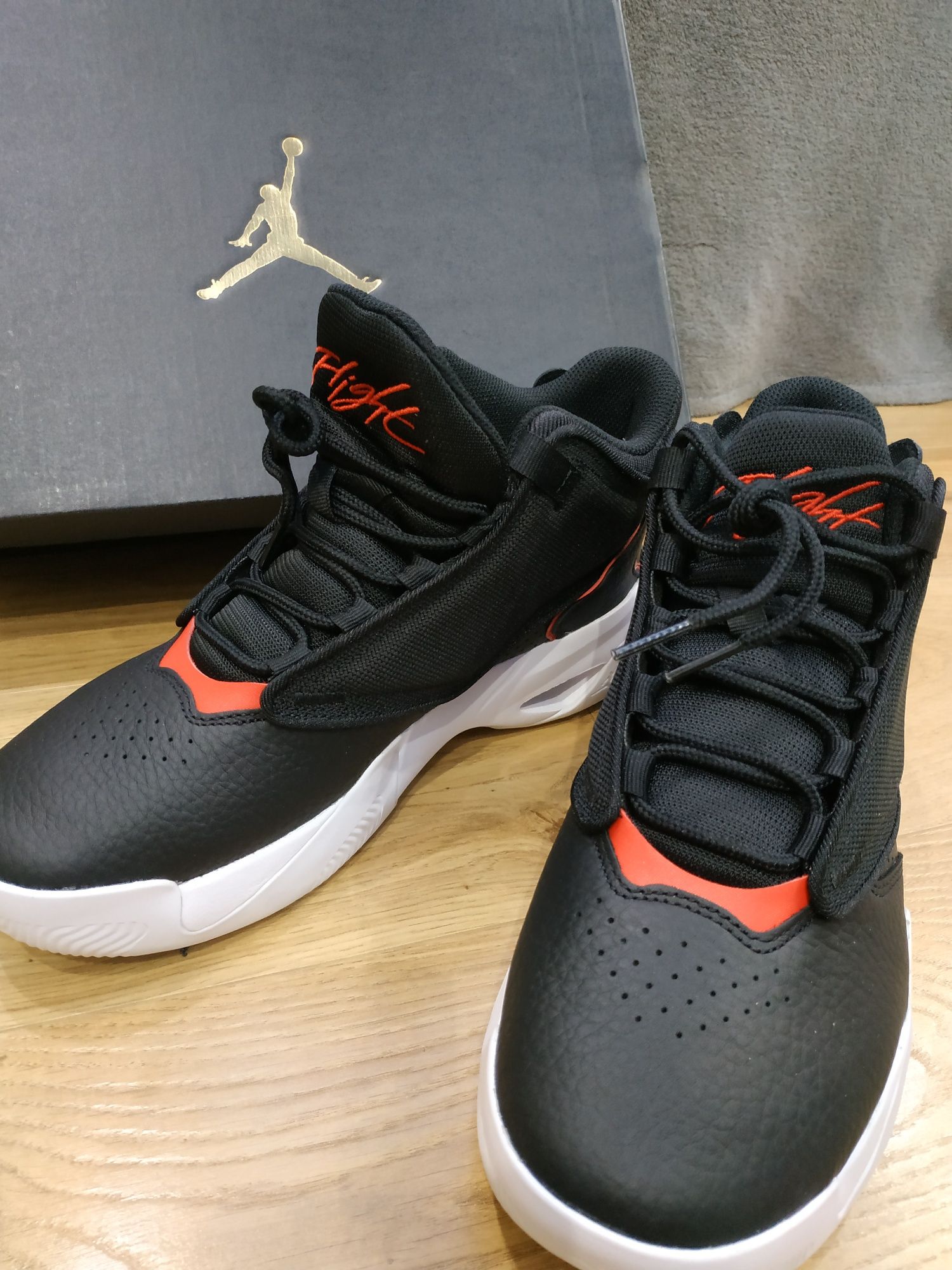 Оригінал! Кросівки JORDAN MAX AURA 4 (DN3687-006) US 8.5 (26.5 см)