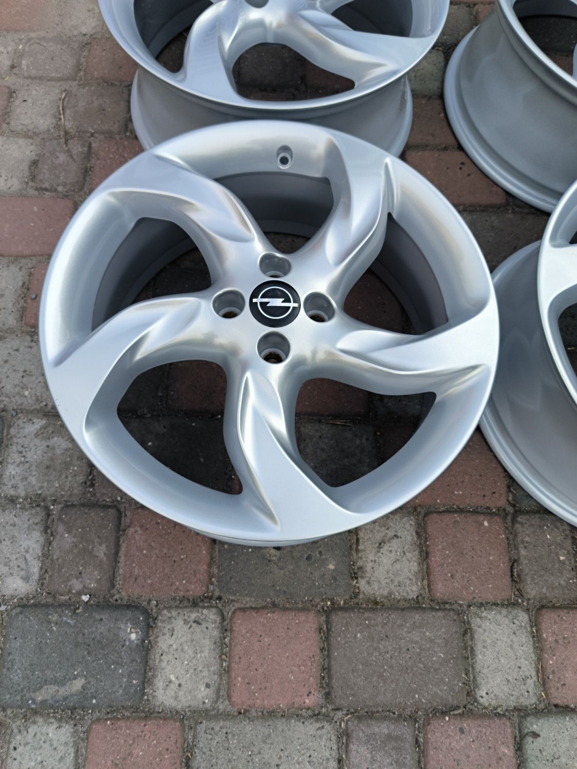 Felgi aluminiowe 18 Opel Corsa OPC Adam 4x100
