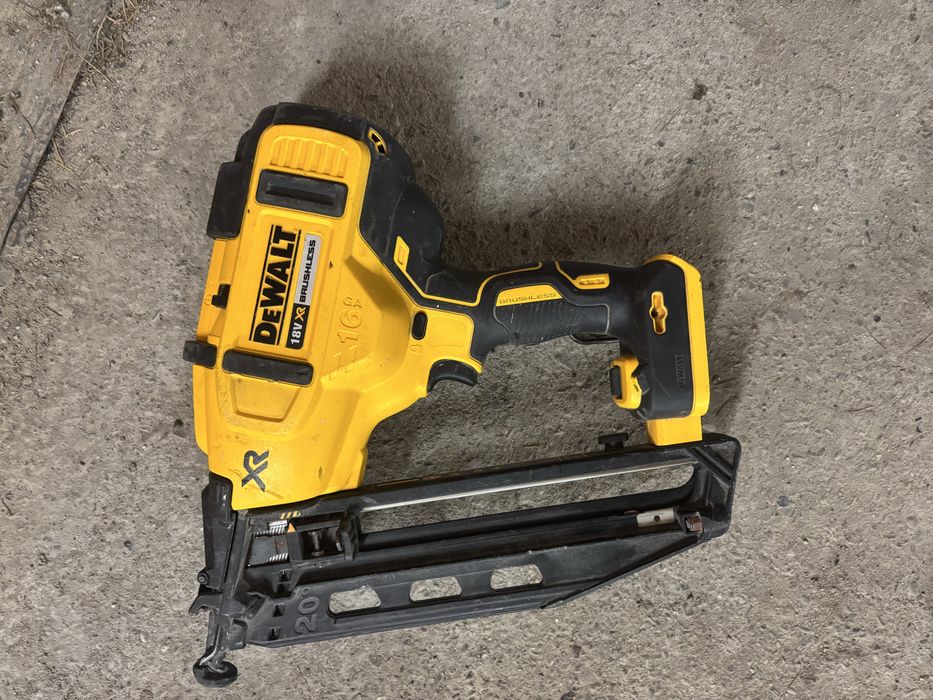 Gwozdziarka/sztyfciarka DeWalt