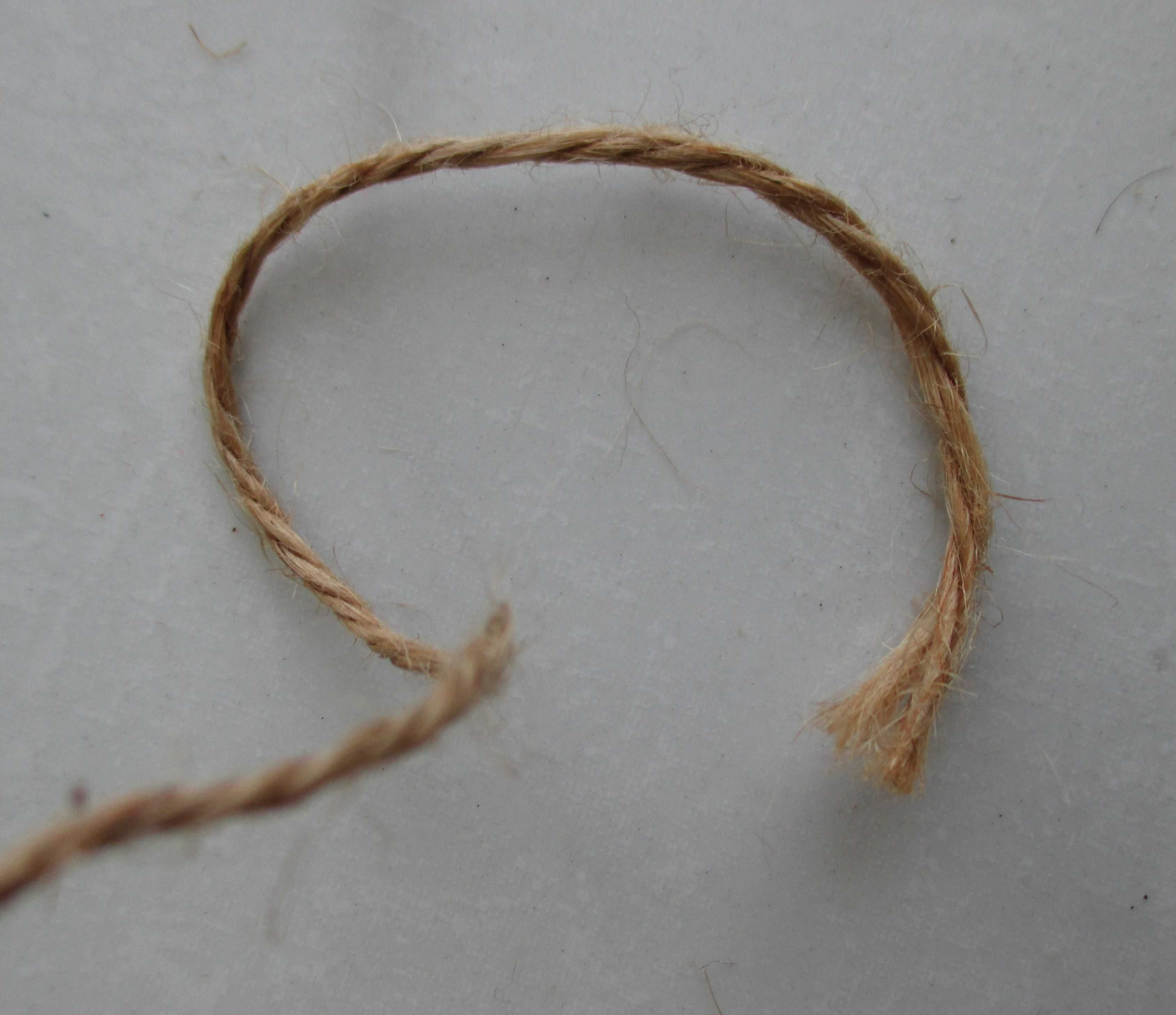 Rolo de Fio de Embrulhos ou outras Ataduras
