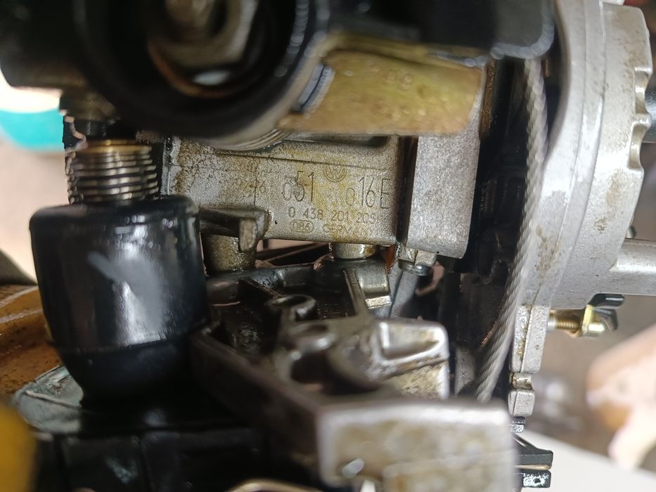 Моноінжектор volkswagen golf 3 1,8 passat 4 1,8  volkswagen 1,8