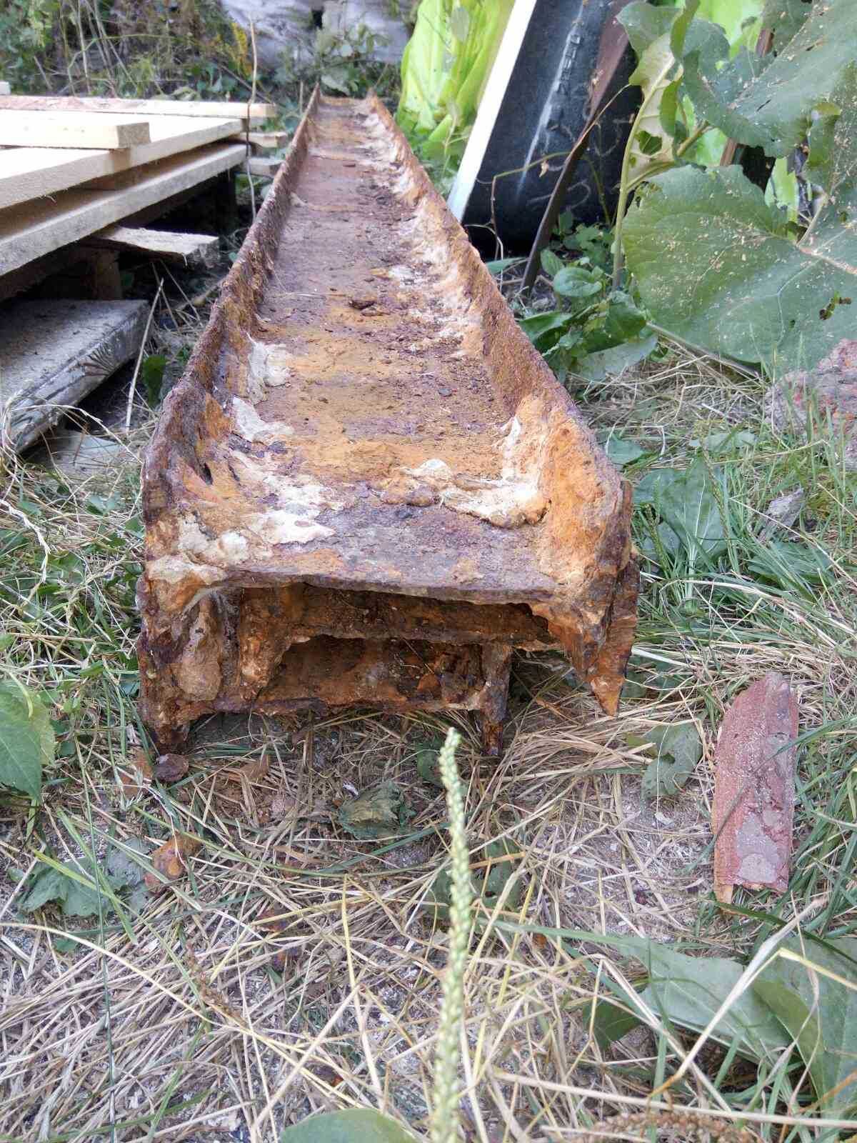 Продам швеллеры, уголки, трубы разных размеров. Деловой метал.
