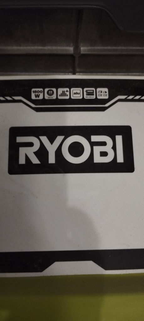 Распиловочный настольный станок Ryobi 1800G , настольный
