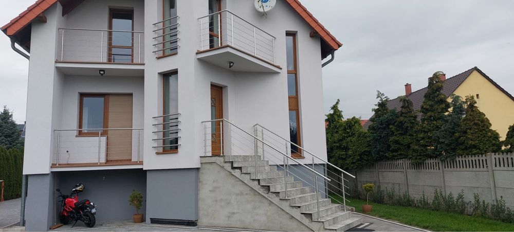 Balustrady schodowe balkonowe barierki poręcze nierdzewne nierdzewka