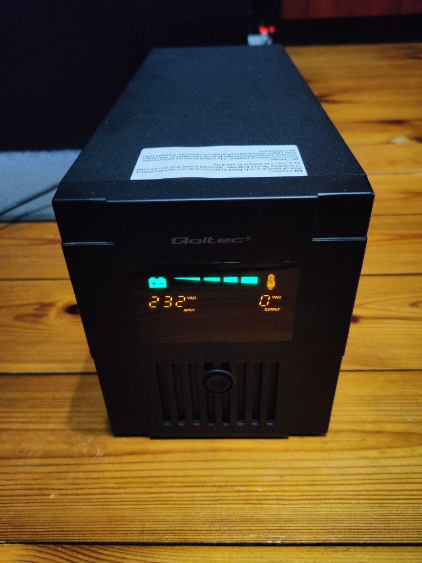Qoltec Monolith (1000VA/600W, 2xFR, USB, AVR, LCD)