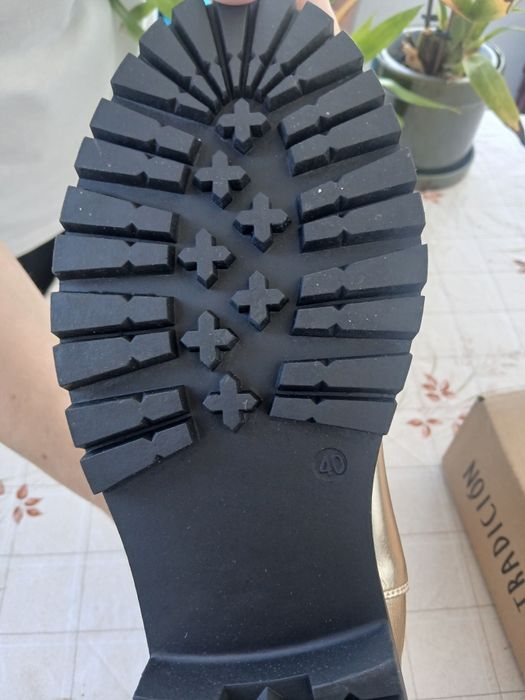 Botas novas tamanho 40