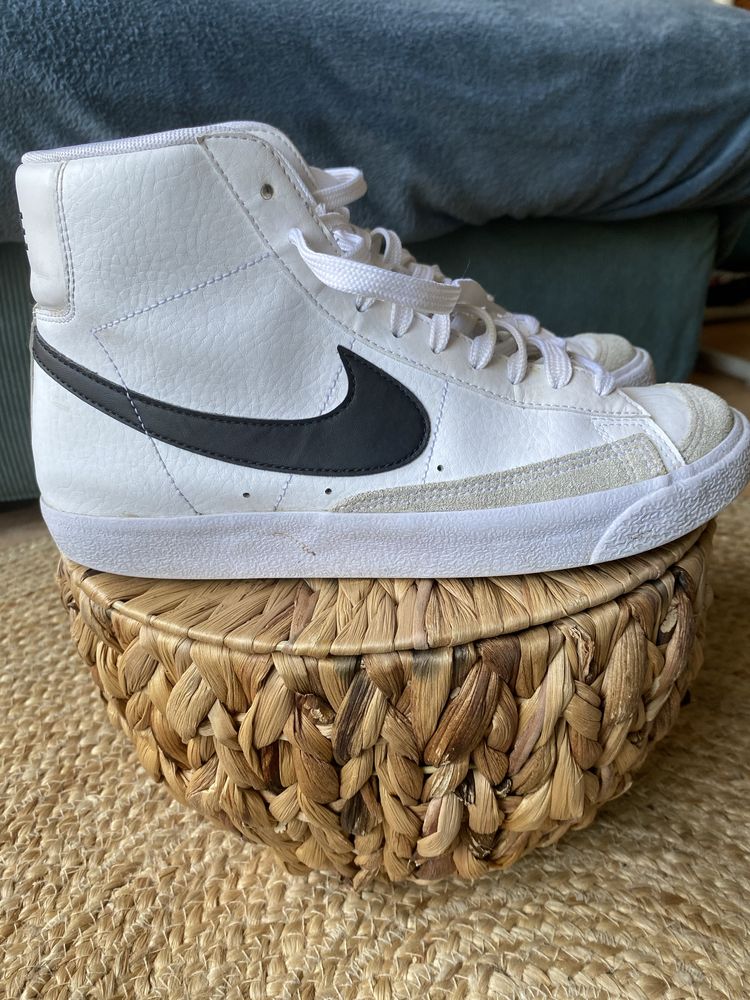 Ténis brancos da Nike