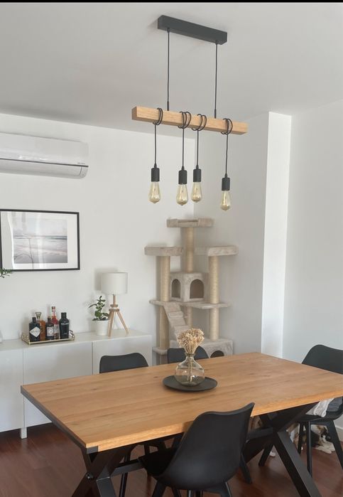 Candeeiro de teto com varias lampadas