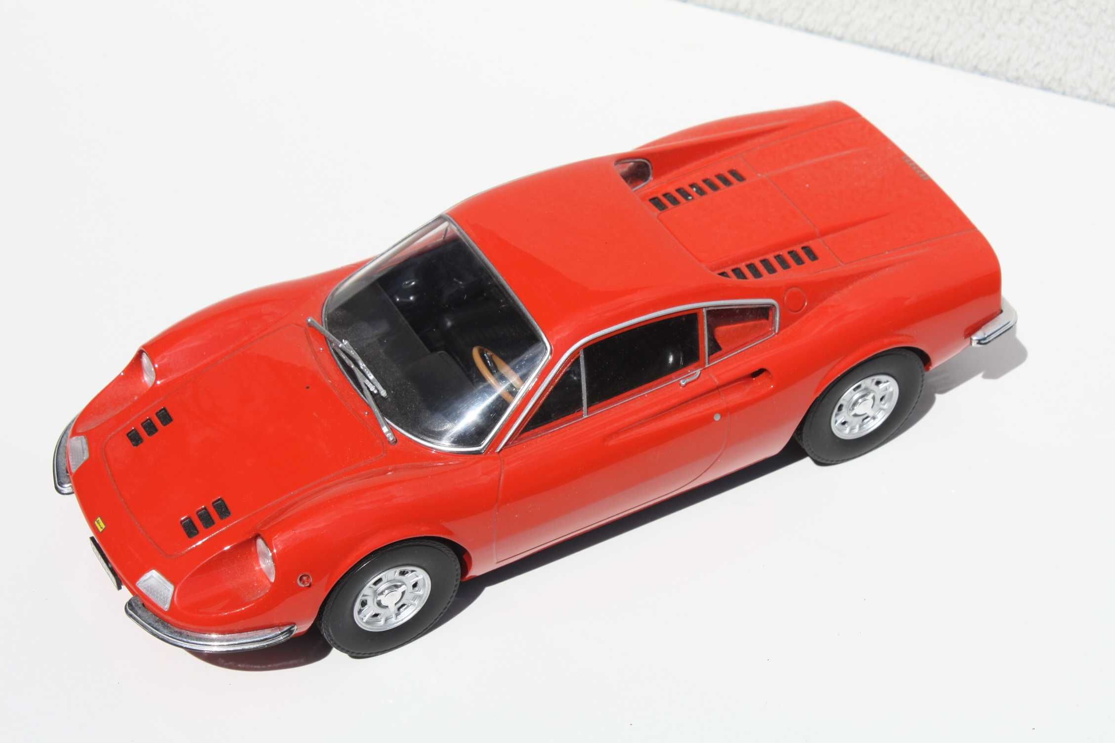 Ferrari Dino 246 Gt (1969) 1:18